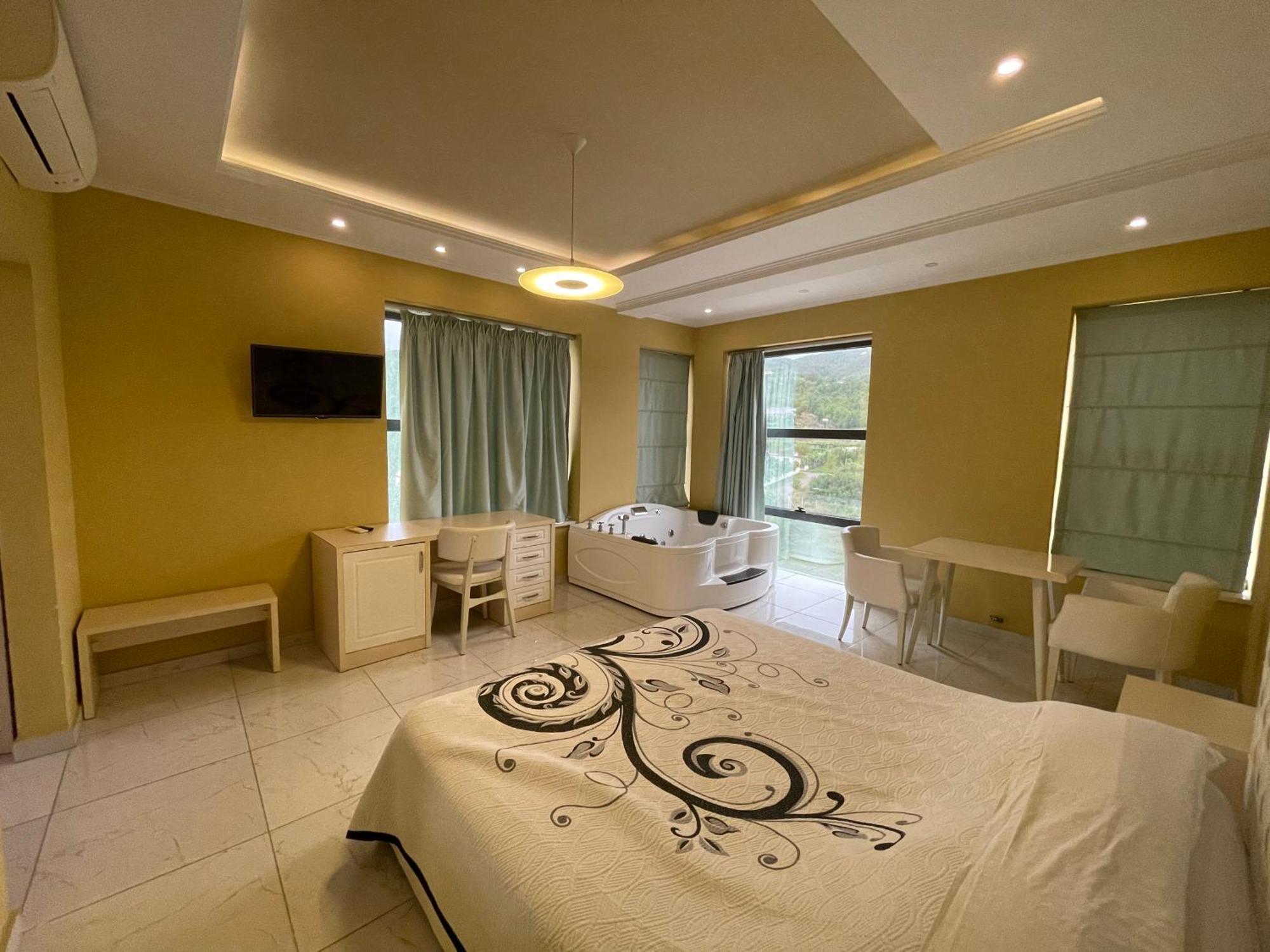Hotel Kthella Resort Rreshen Zewnętrze zdjęcie